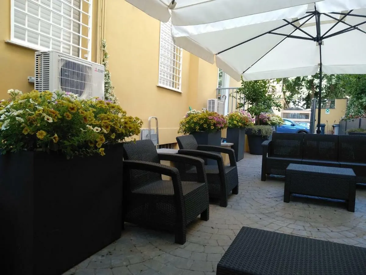 Astoria Golden Gate Hotel Rome 2*,  Italy